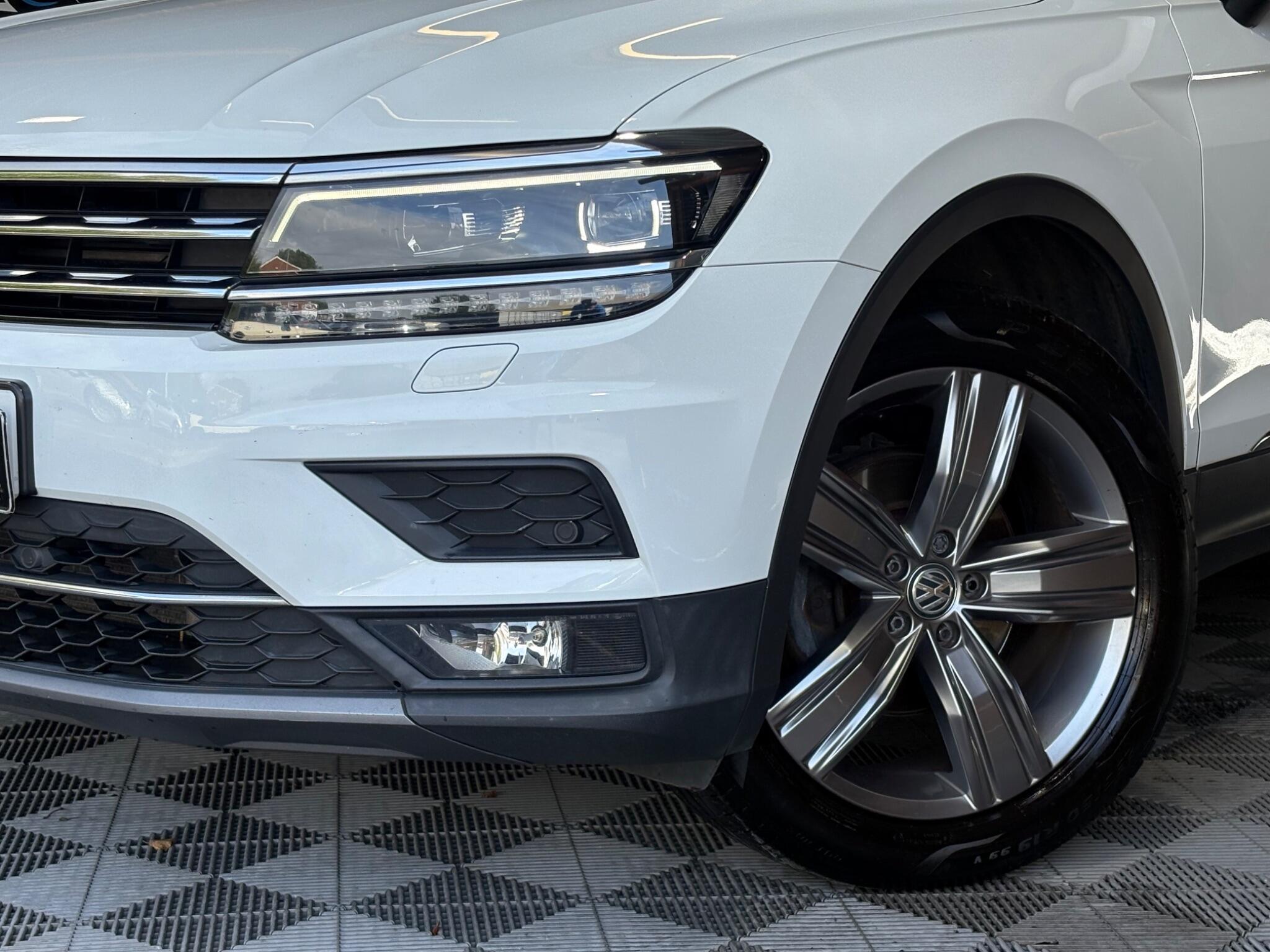 Volkswagen Tiguan view 6