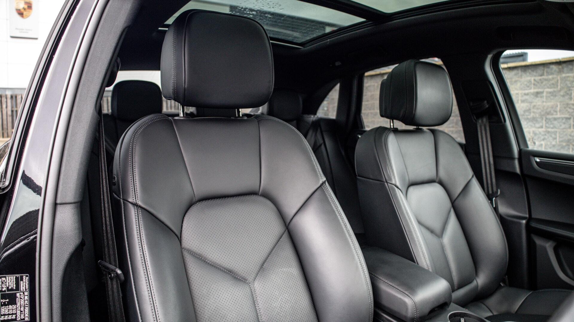 Porsche Macan view 11