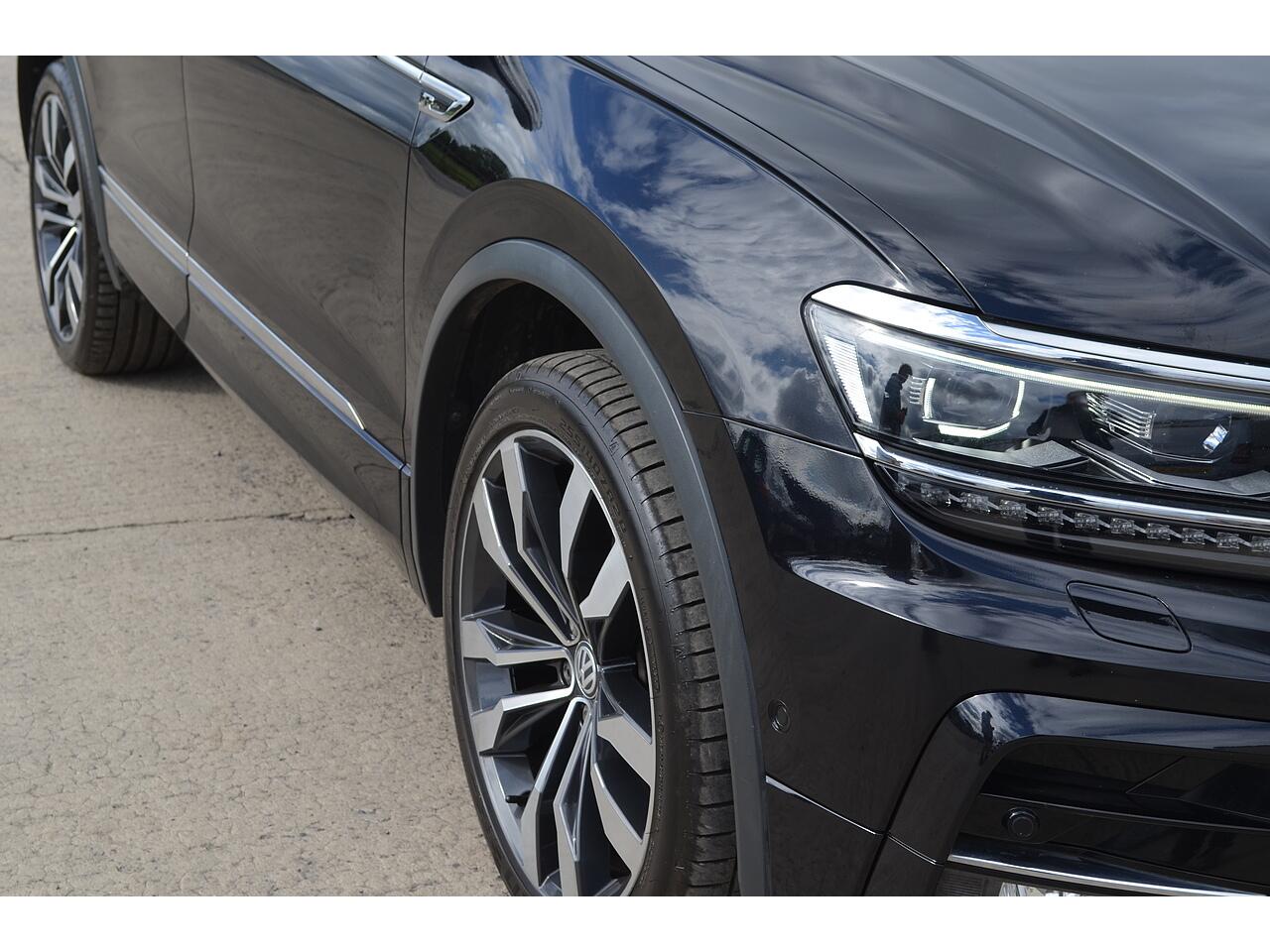 Volkswagen Tiguan Allspace view 42