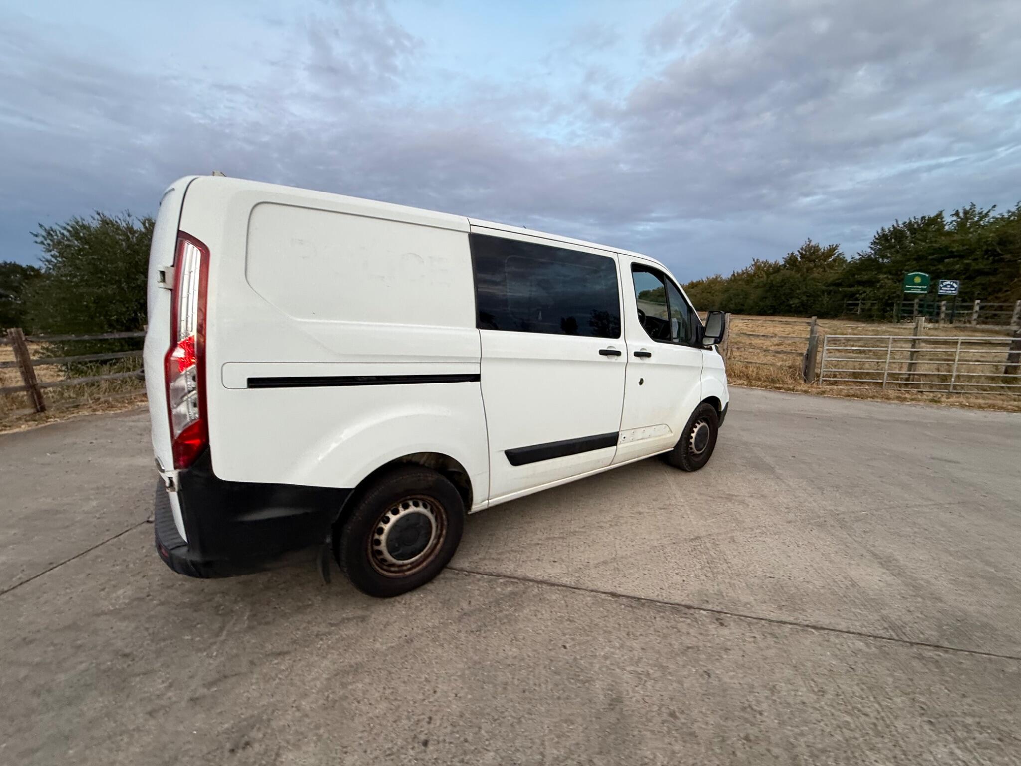 Ford Transit Custom 2.0 320 EcoBlue L1 H1 Euro 6 5dr — photo 23 of 82