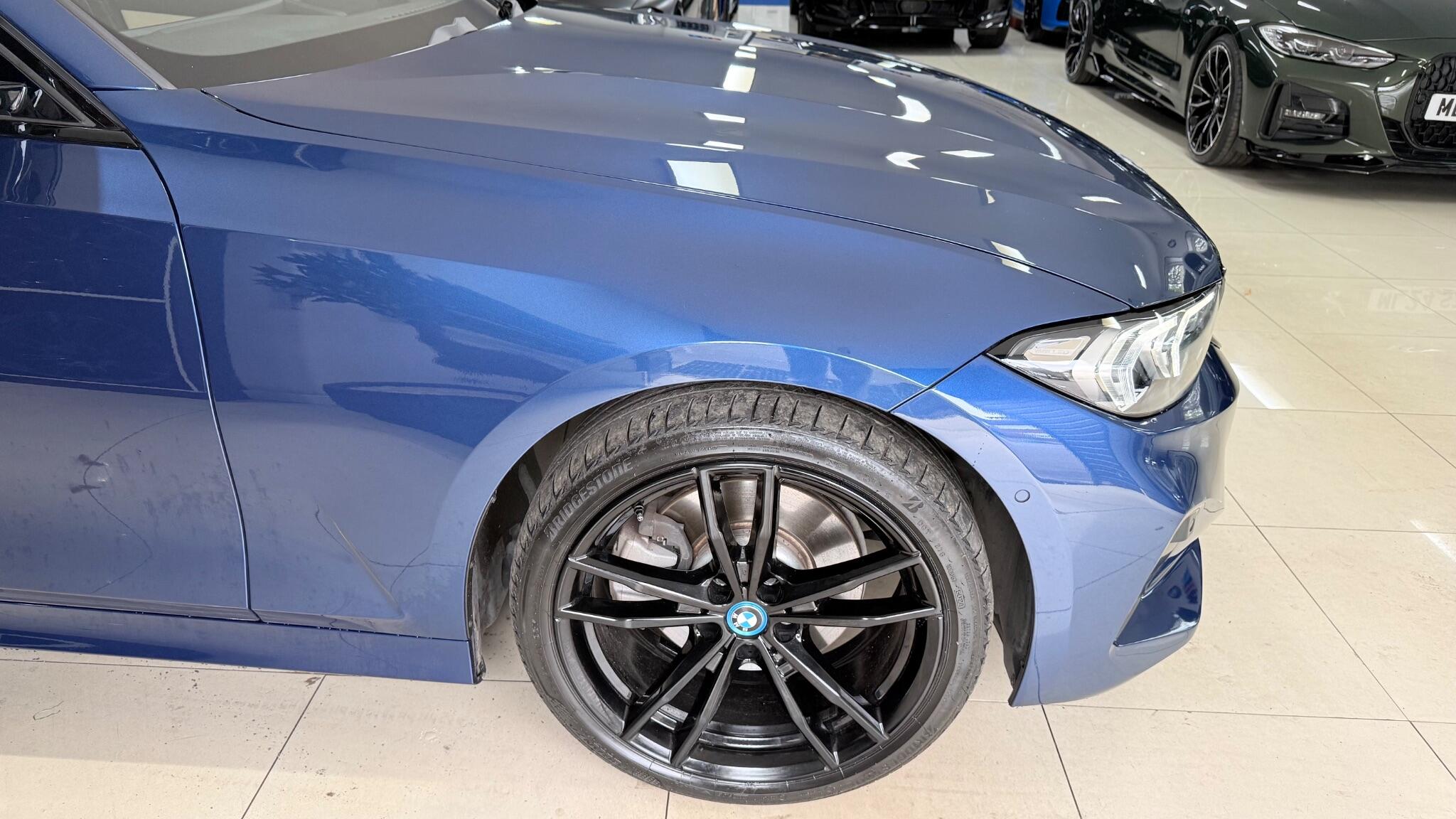 BMW 3 Series view 45
