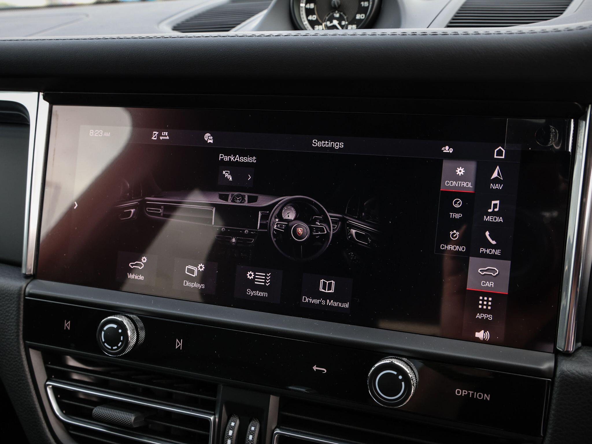 Porsche Macan view 19