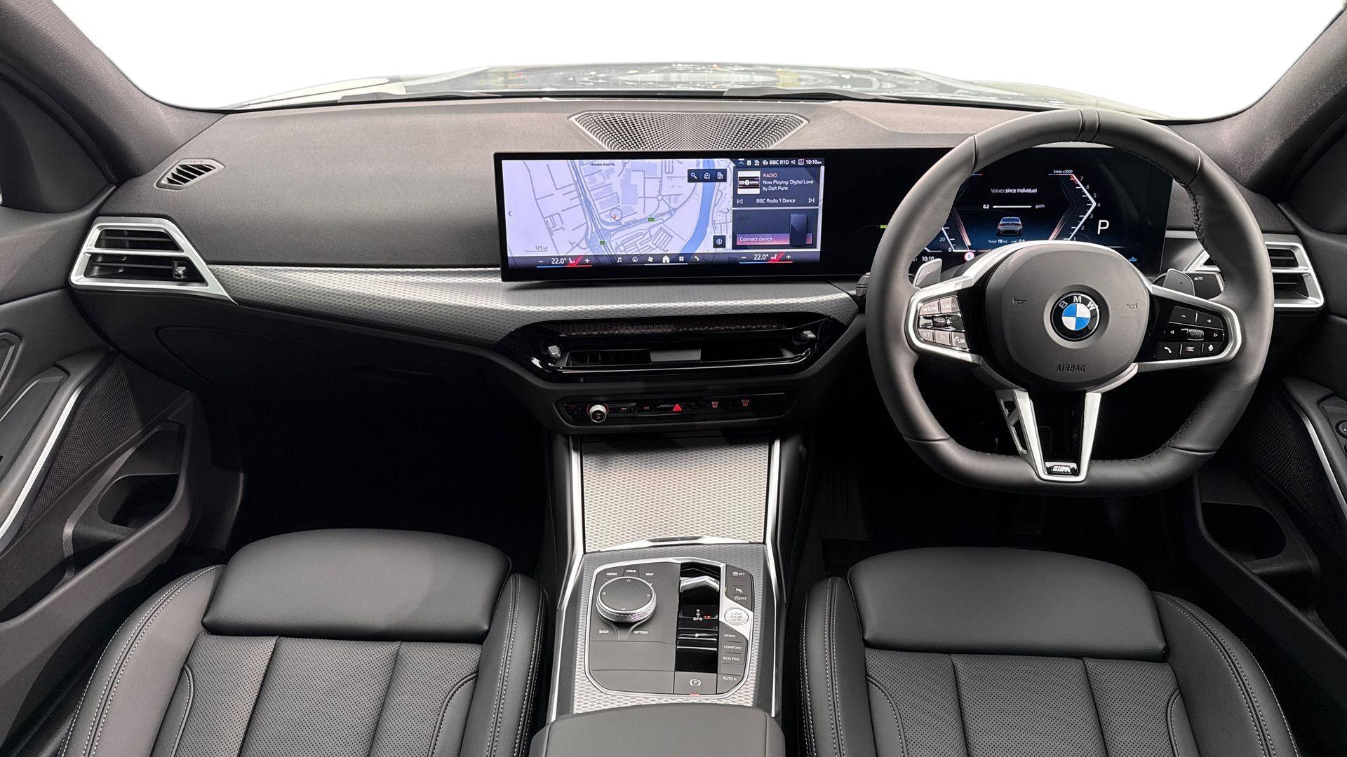 BMW 3 Series view 4