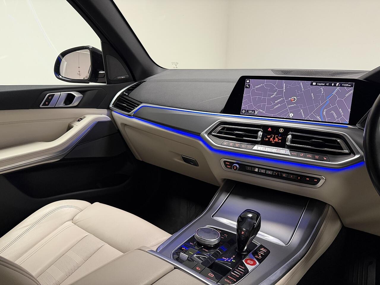 BMW X5 view 17