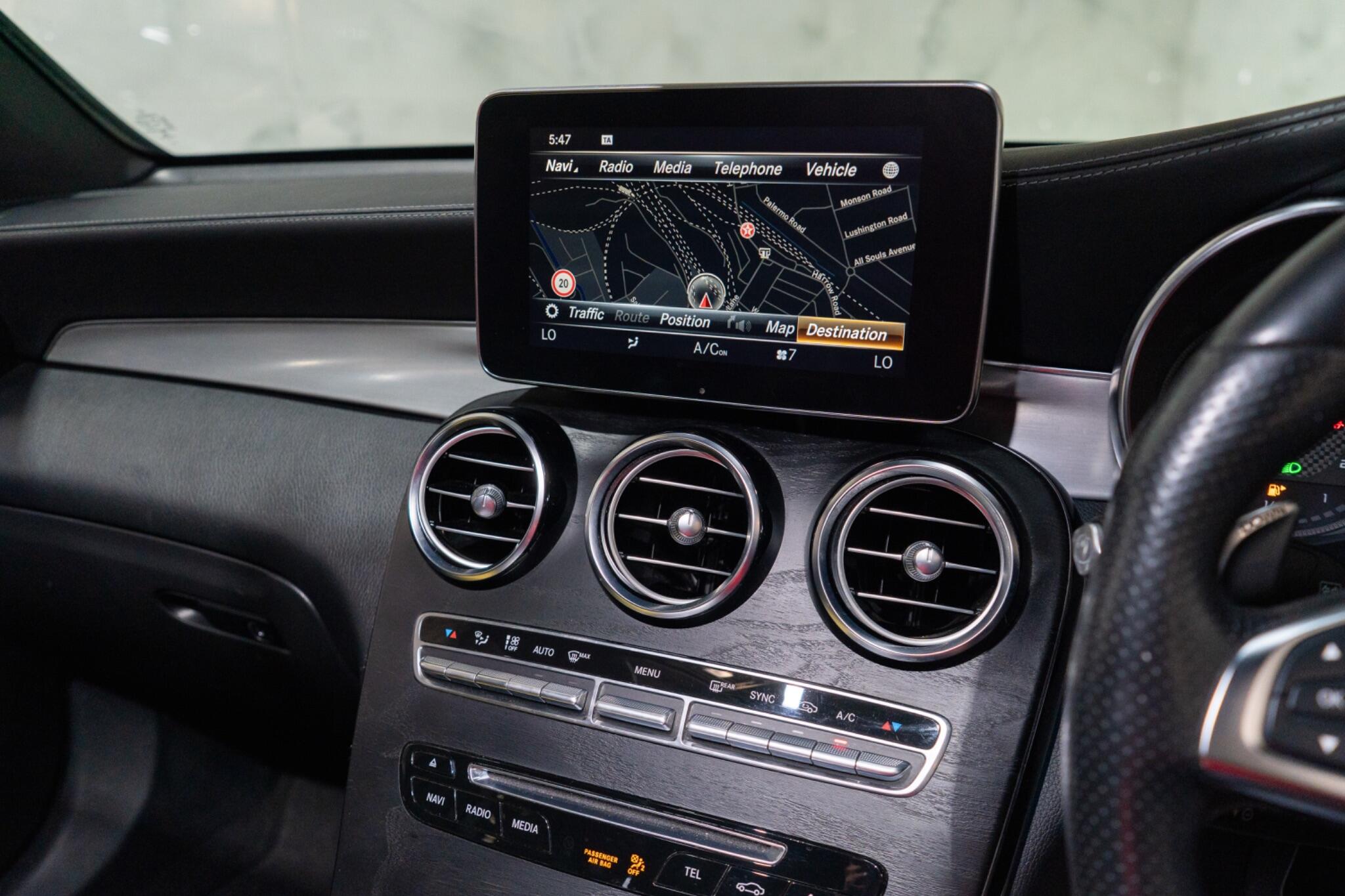 Mercedes-Benz GLC view 32