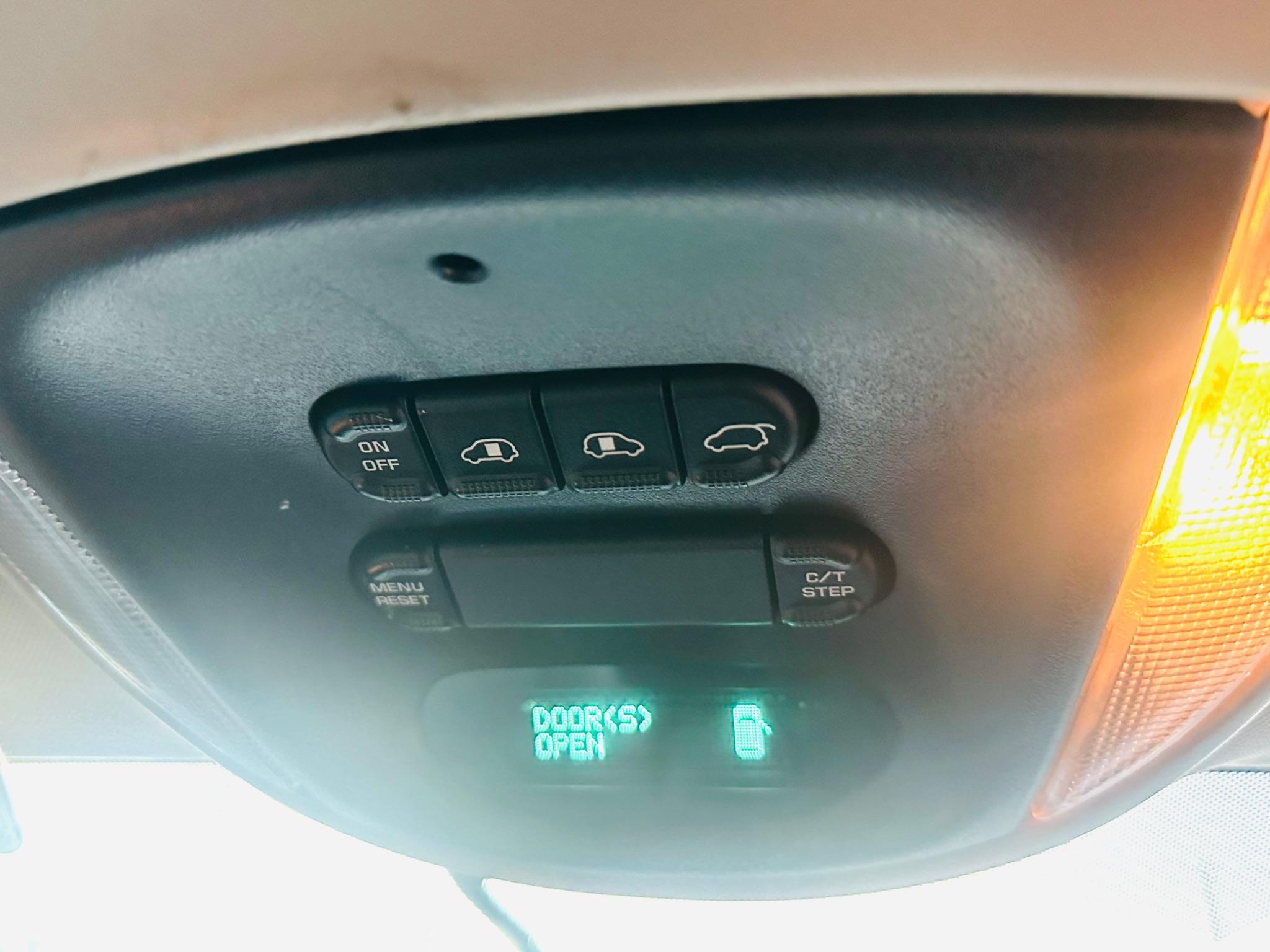 Chrysler Grand Voyager view 27