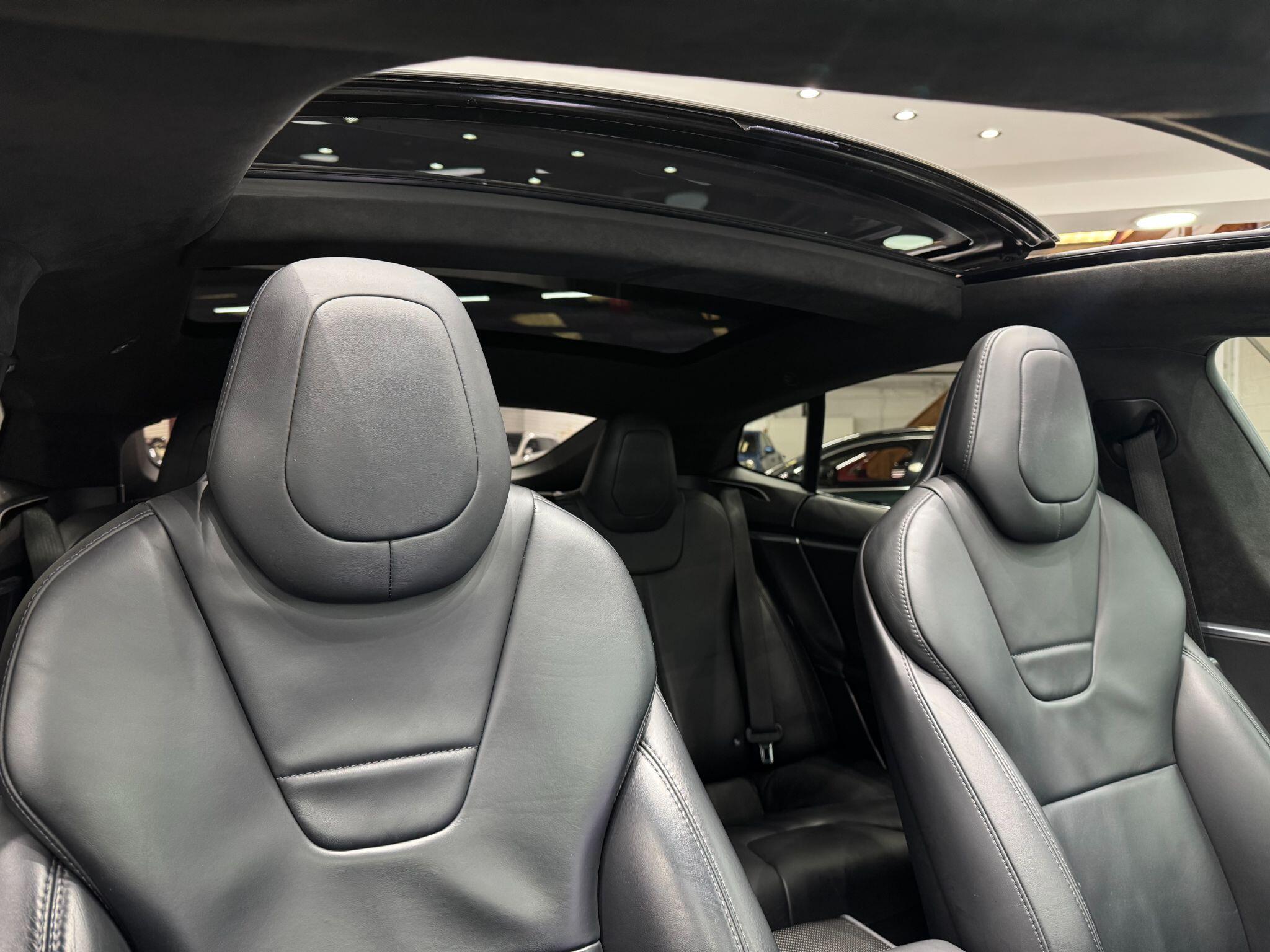Tesla Model S view 28