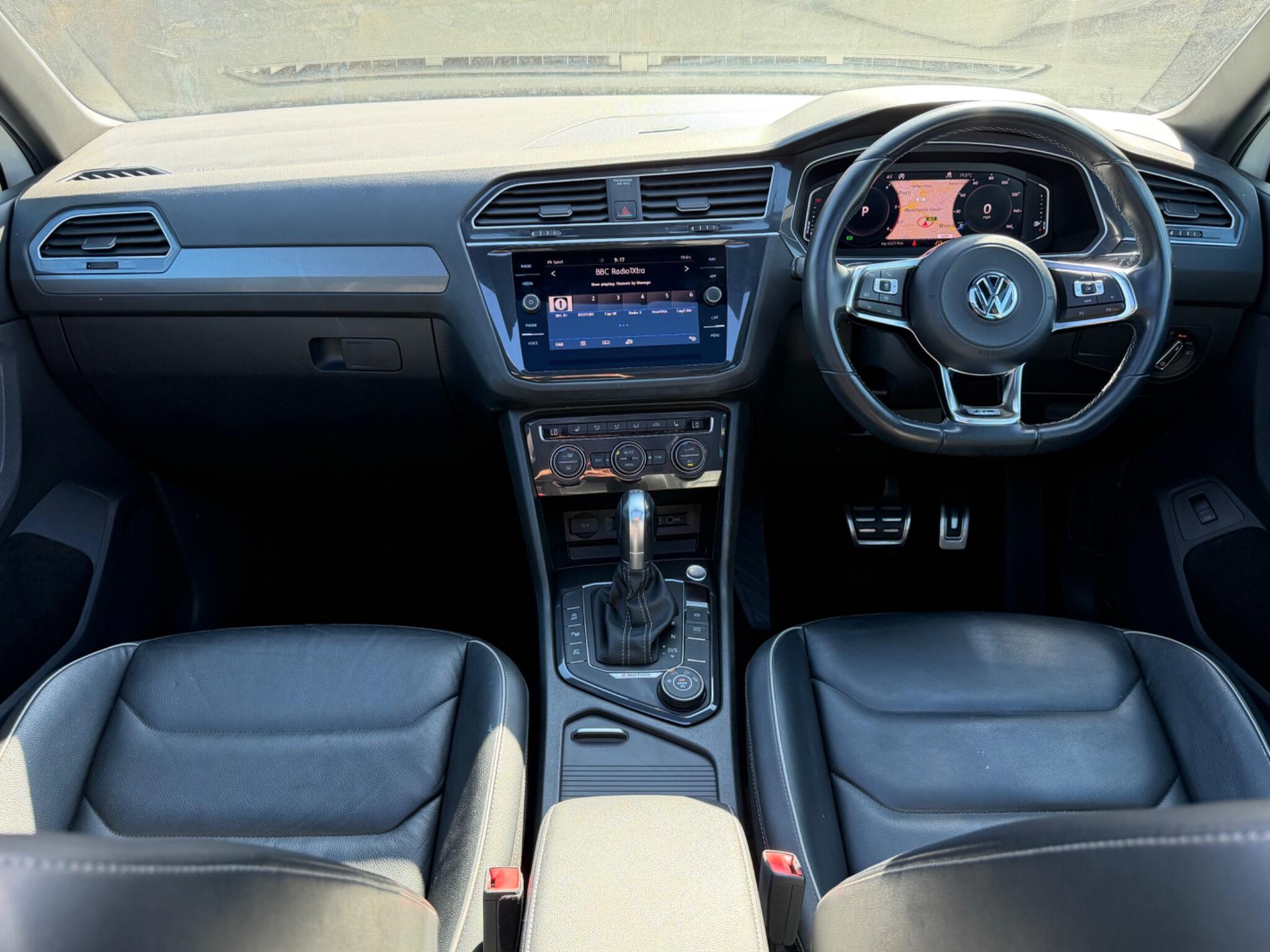 Volkswagen Tiguan view 12