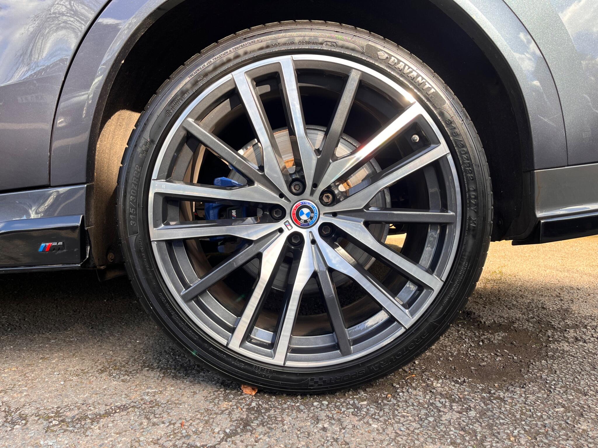 BMW X6 view 35