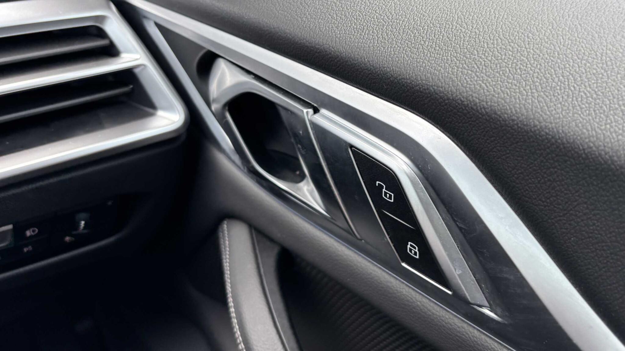 BMW i4 view 29