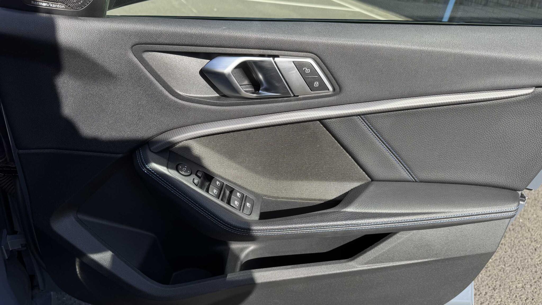 BMW 2 Series view 25