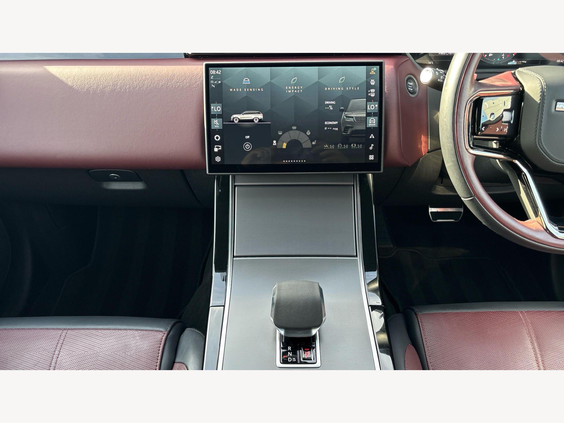 Land Rover Range Rover Velar view 17