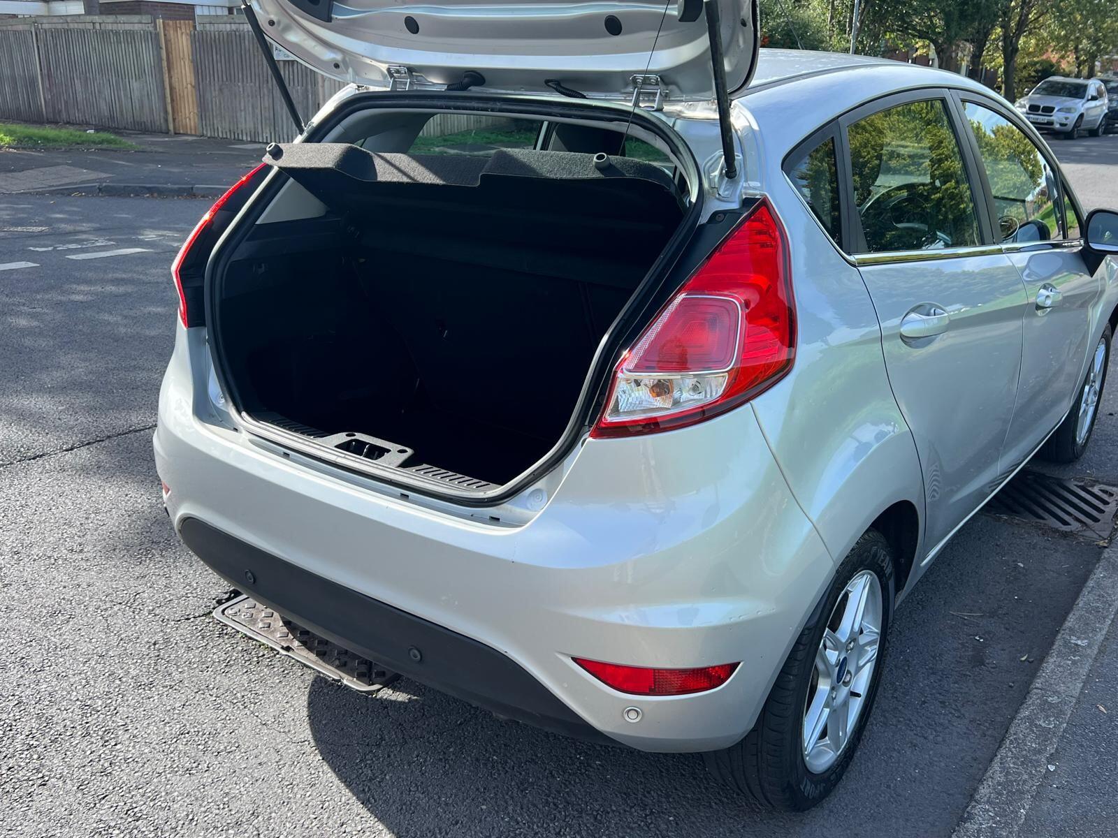 Ford Fiesta view 35