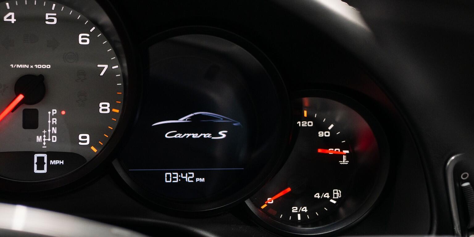 Porsche 911 view 39