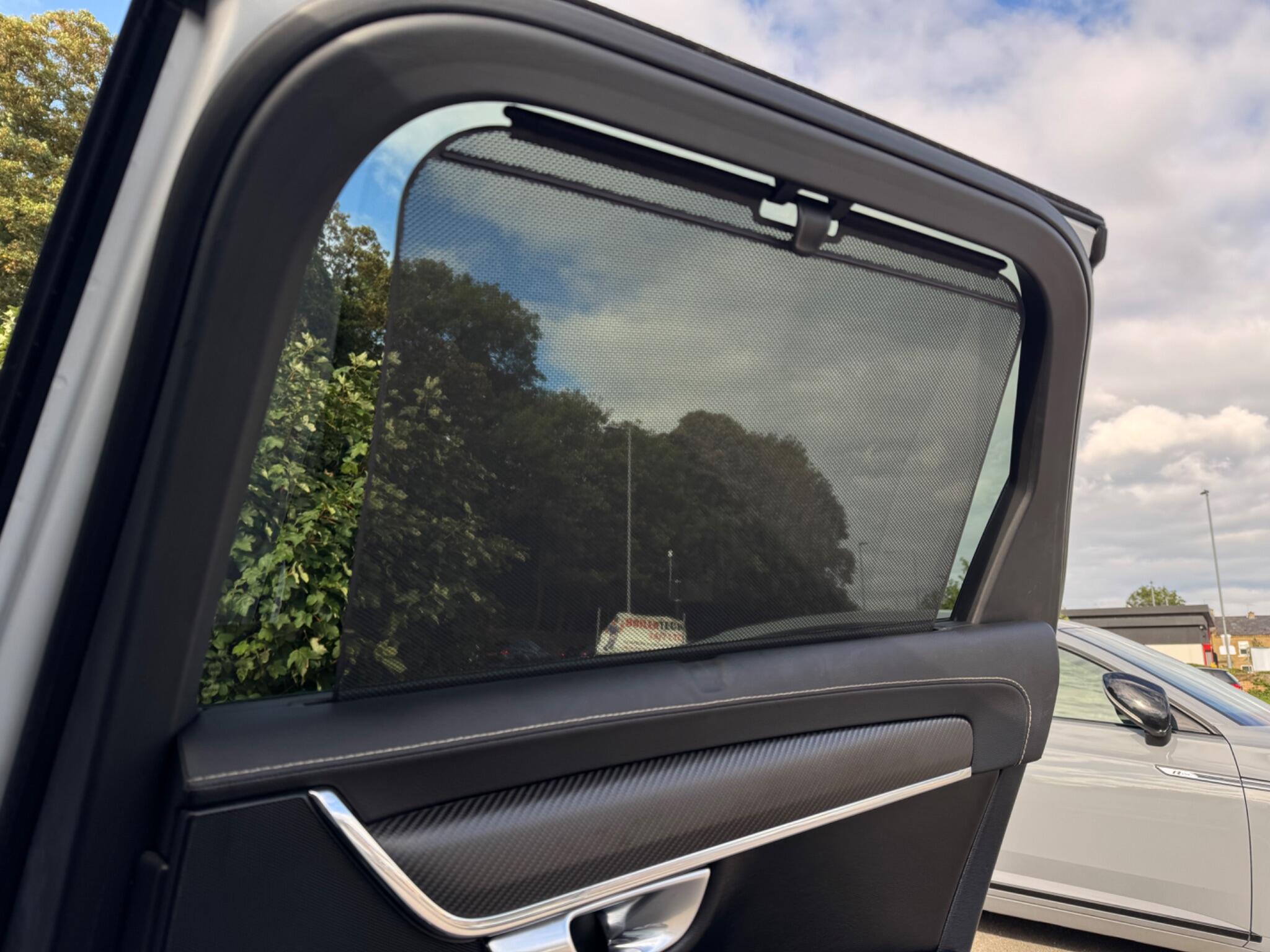 Volvo V90 Cross Country view 57