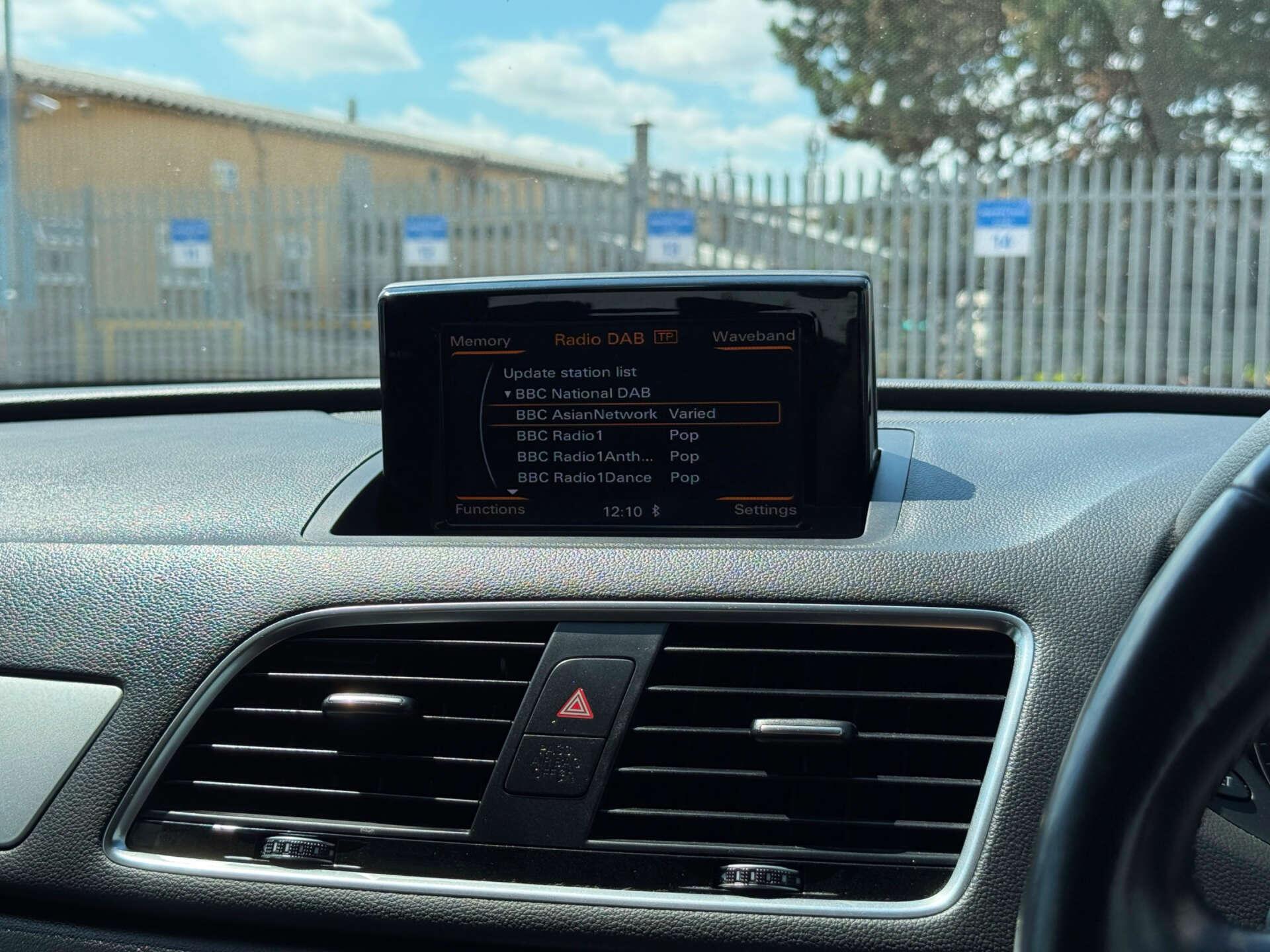 Audi Q3 view 70