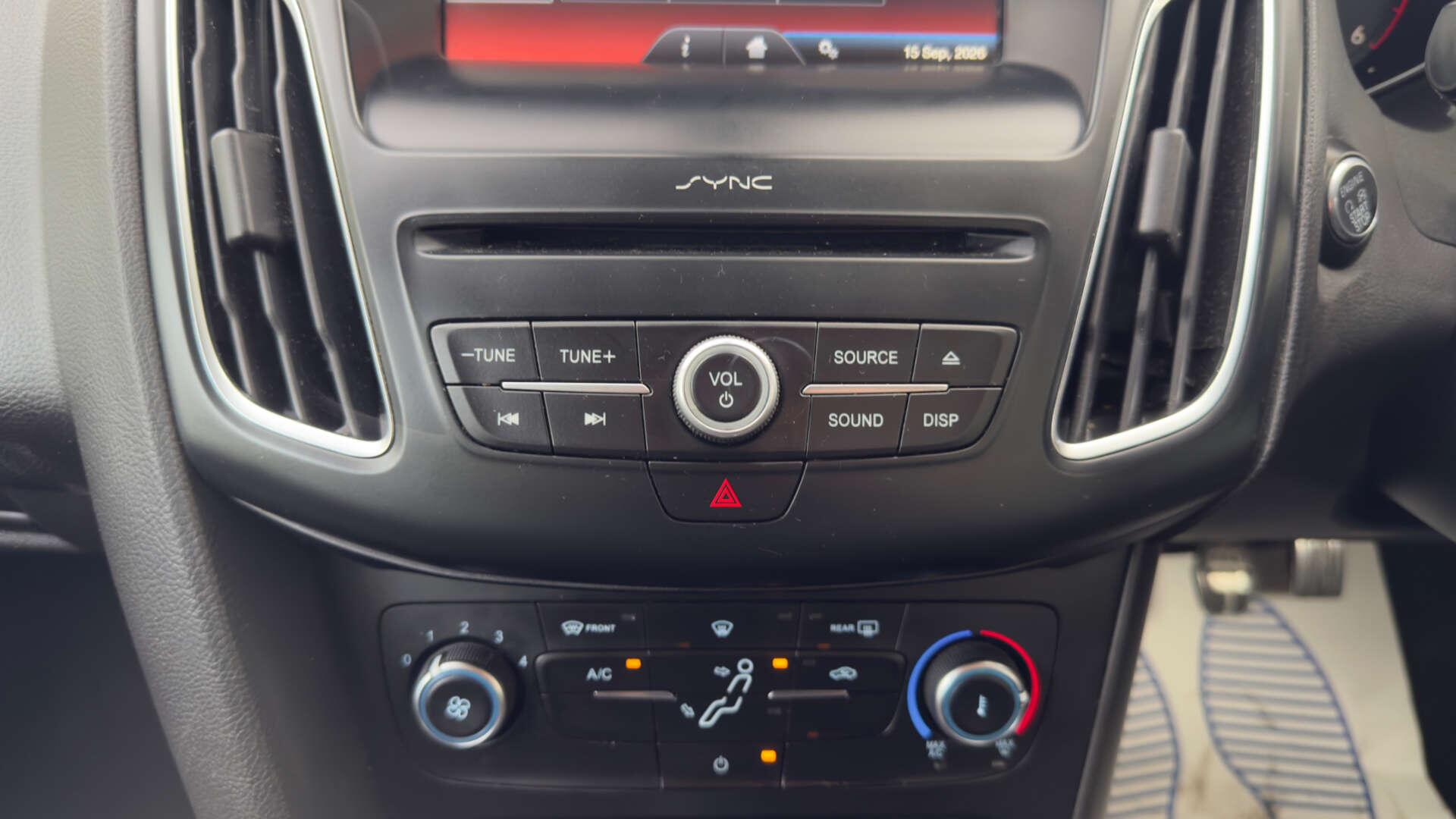 Ford Focus view 28