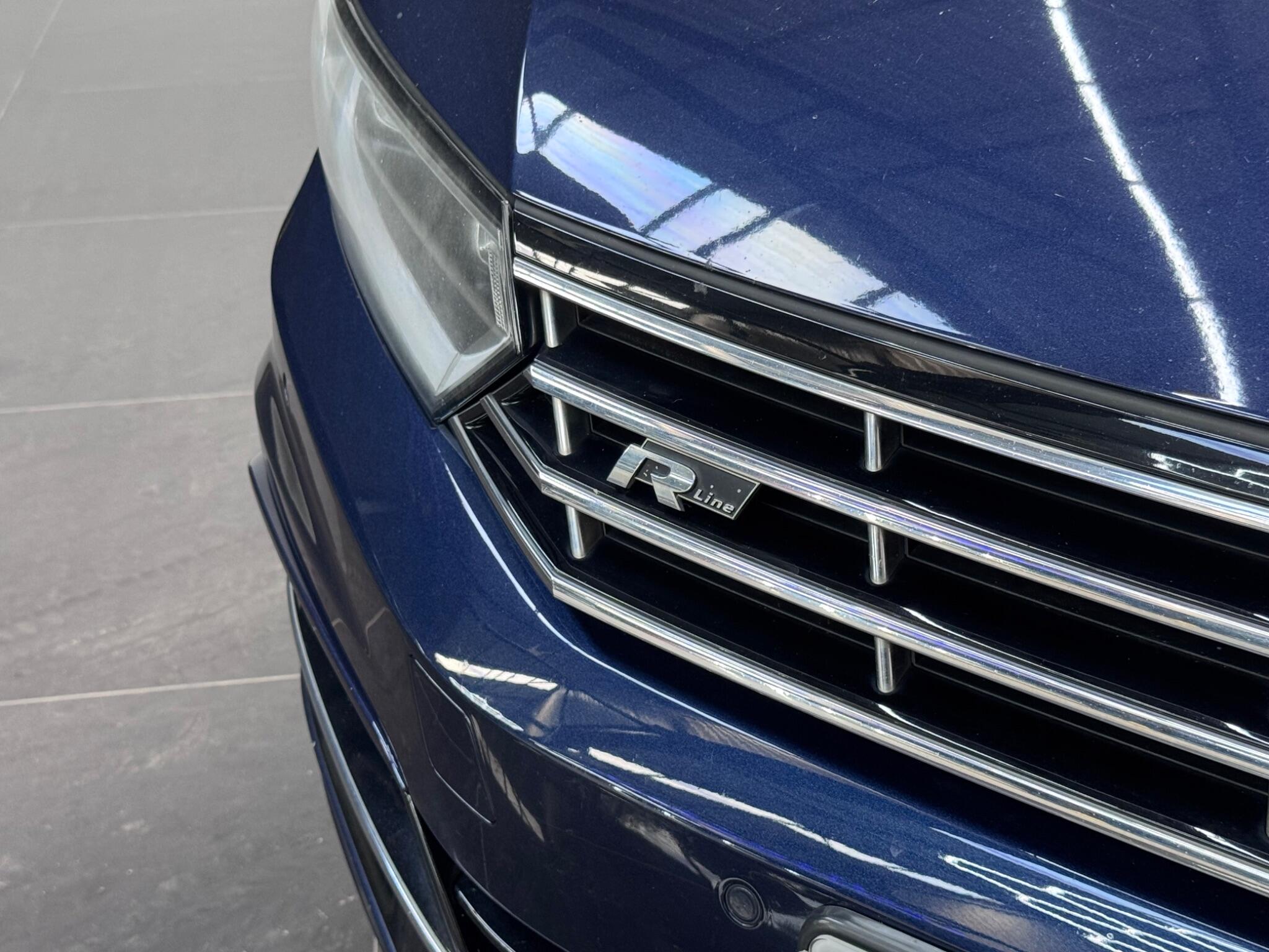 Volkswagen Passat view 18
