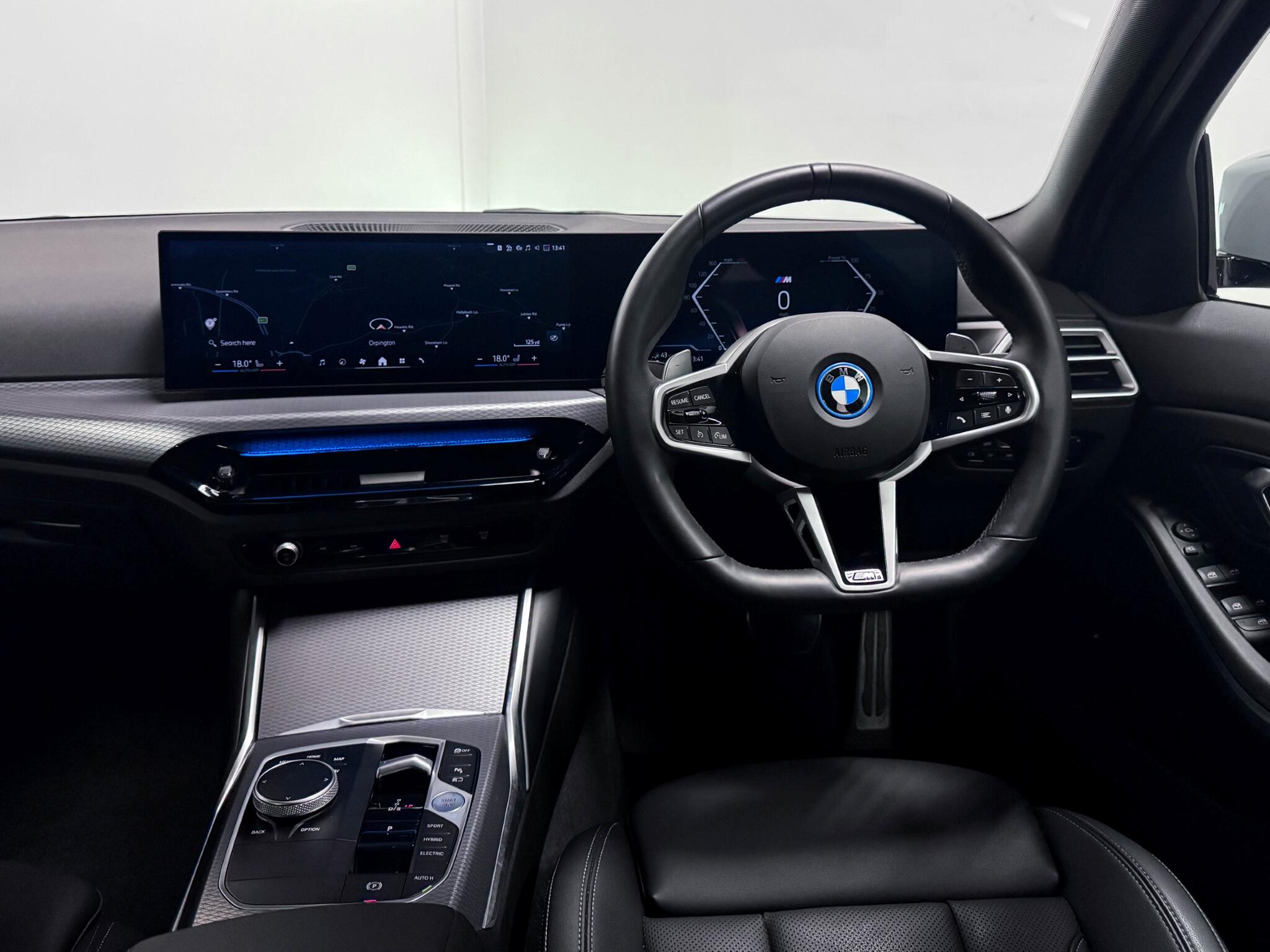 BMW 3 Series view 14