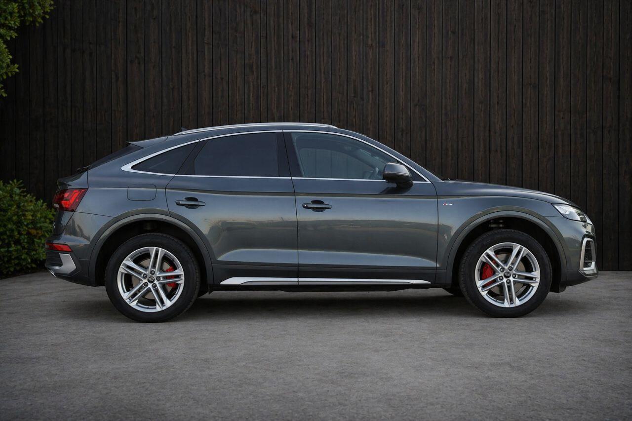Audi Q5 view 9