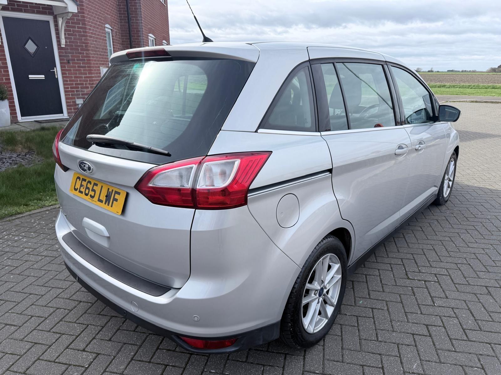 Ford Grand C-Max view 9