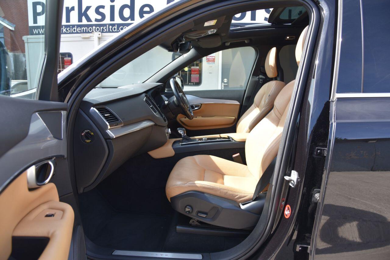 Volvo XC90 view 22
