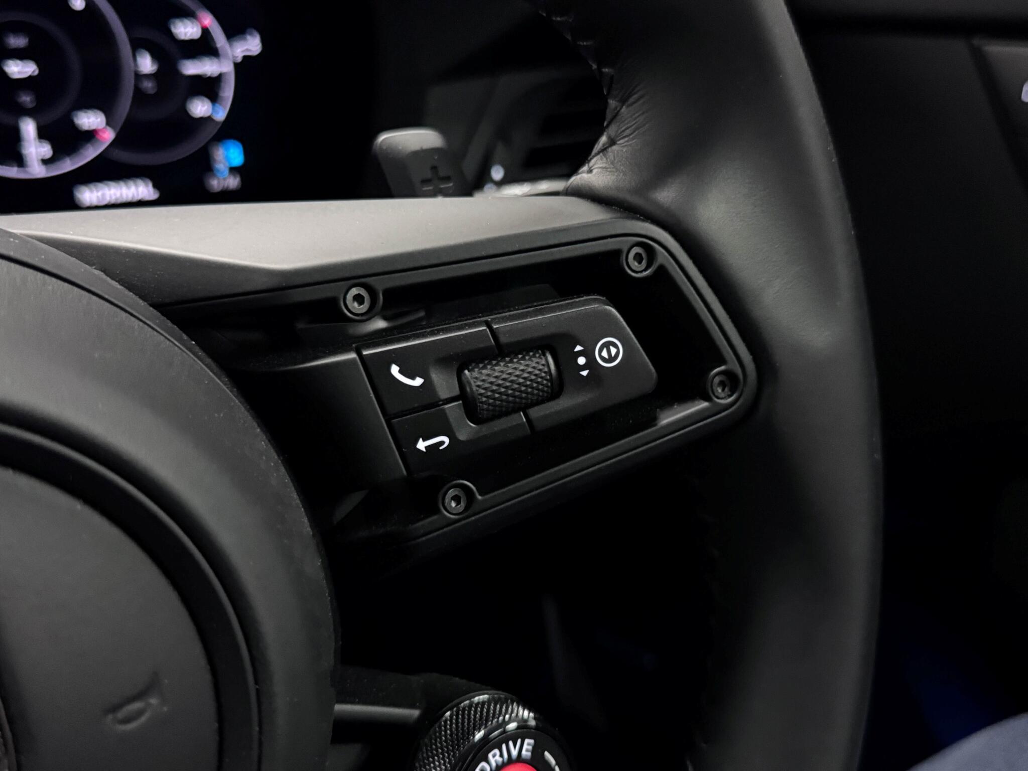 Porsche 911 view 17
