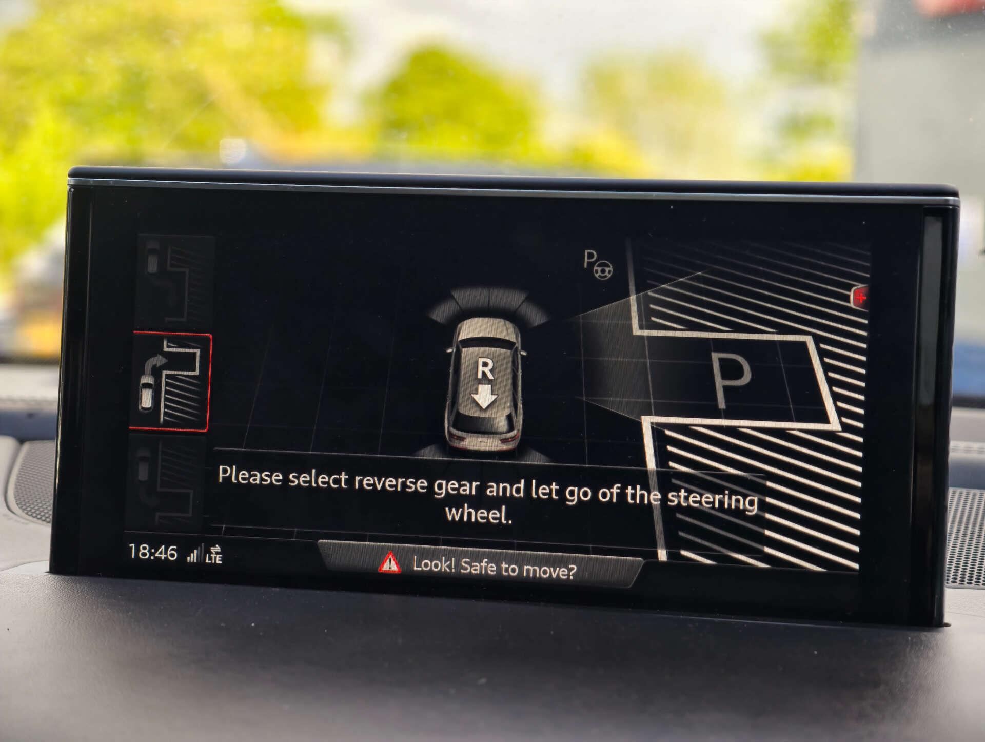Audi Q7 view 45