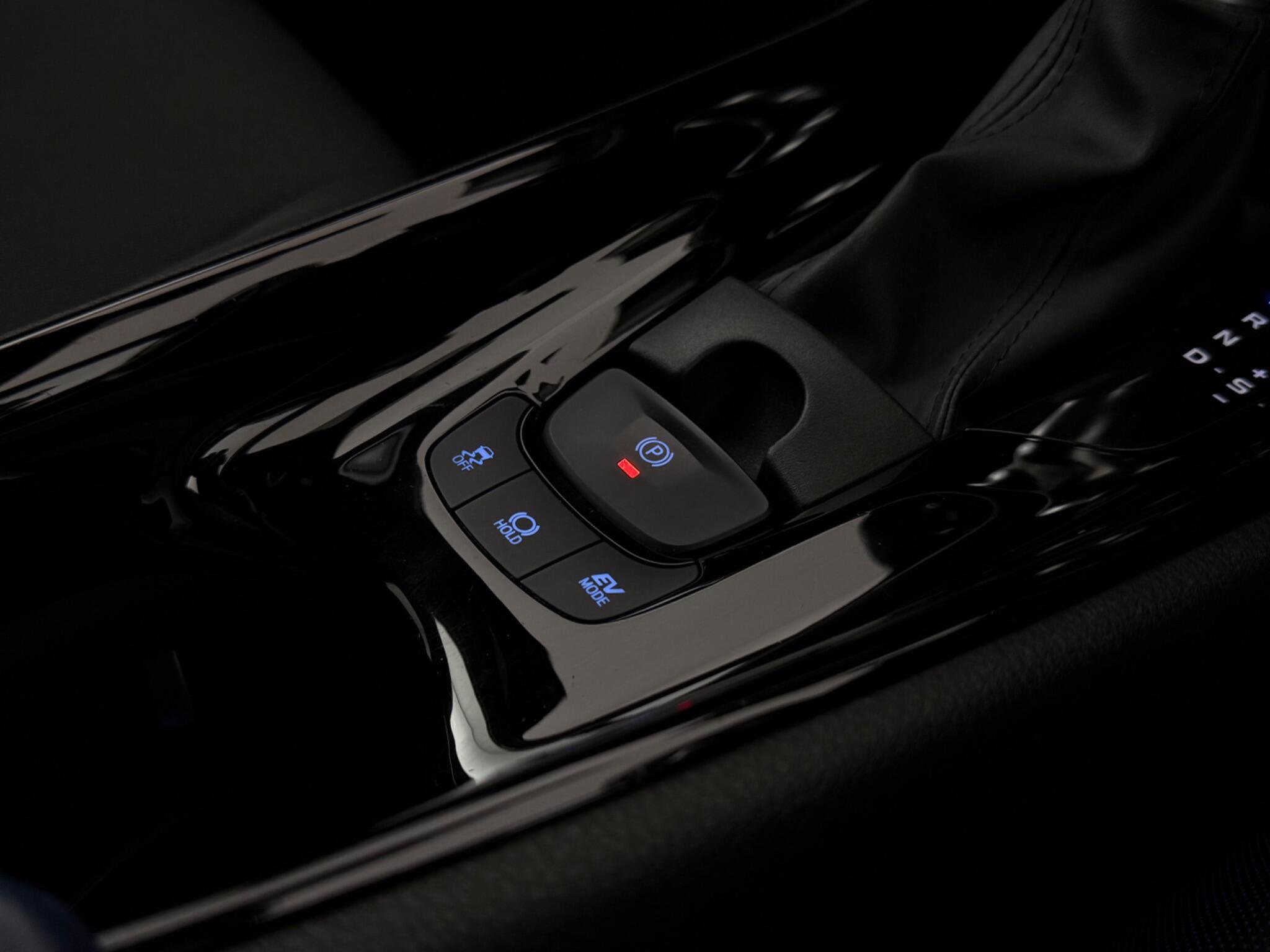 Toyota C-HR view 26