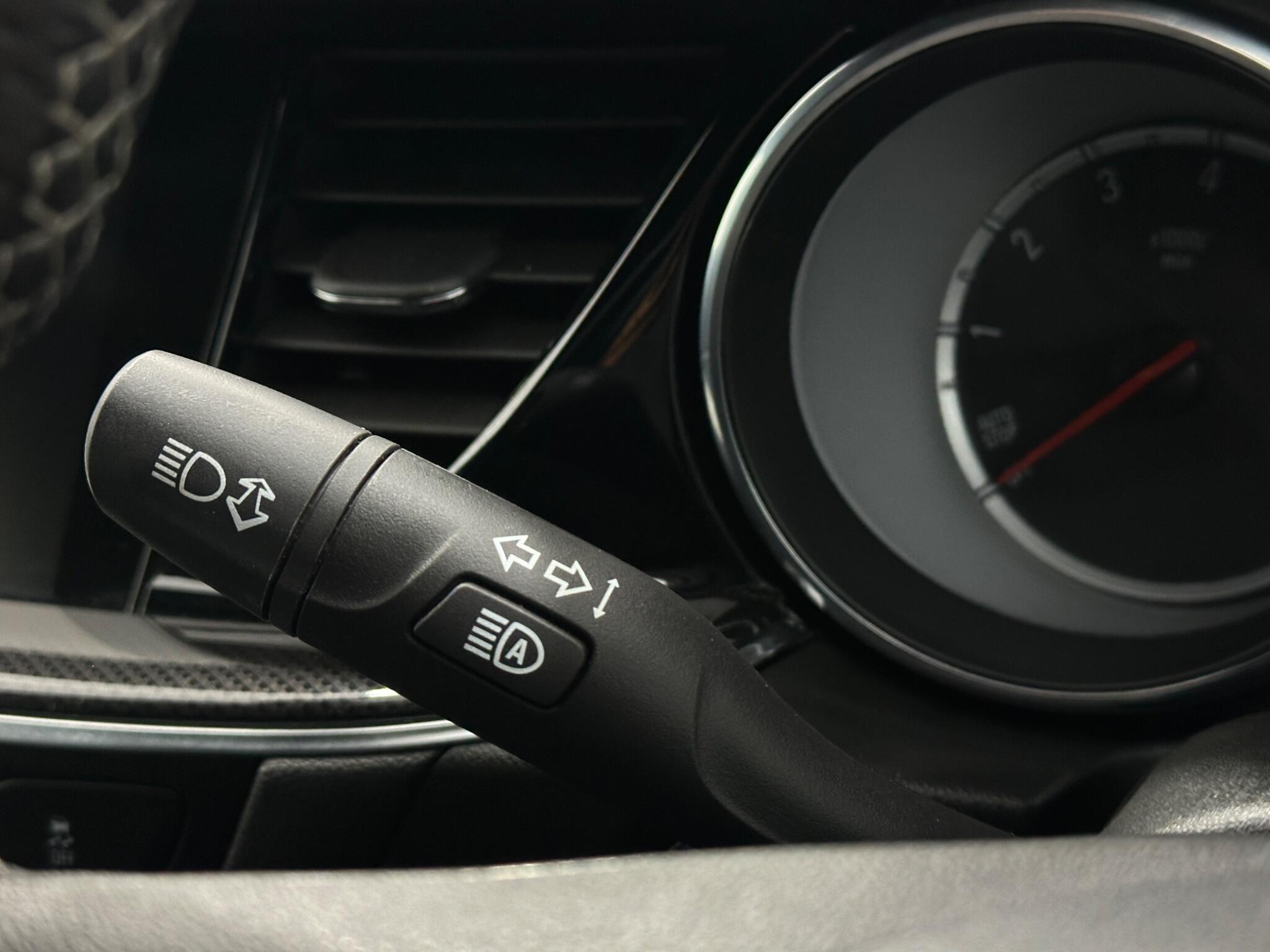 Vauxhall Insignia view 13