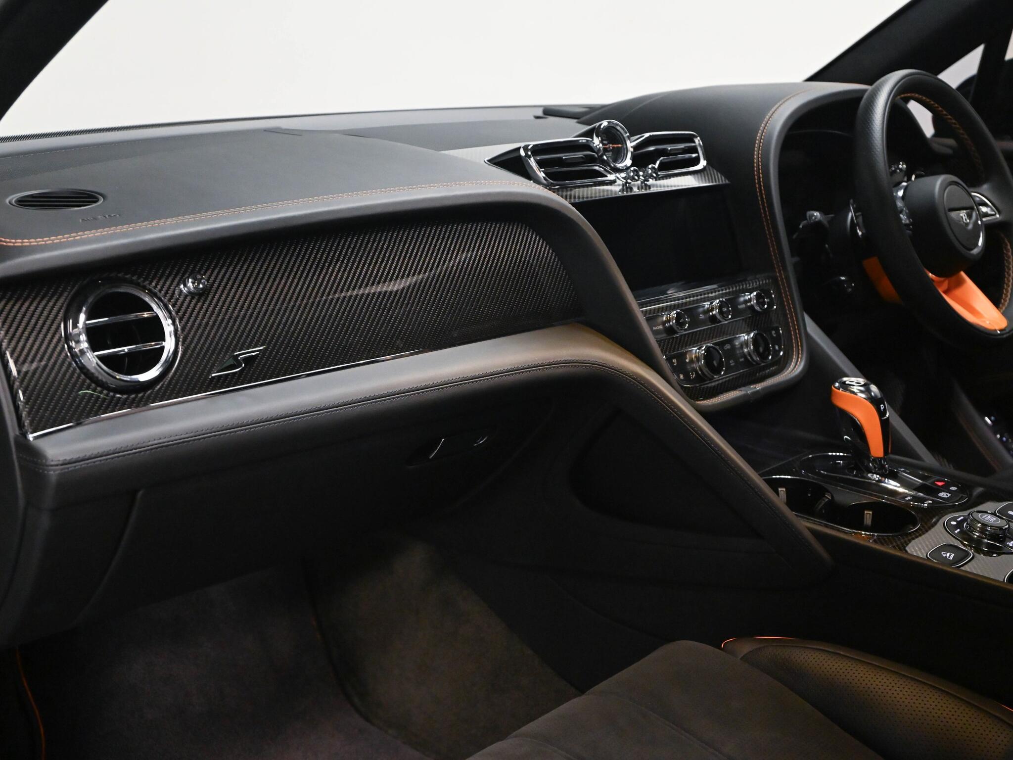 Bentley Bentayga view 58