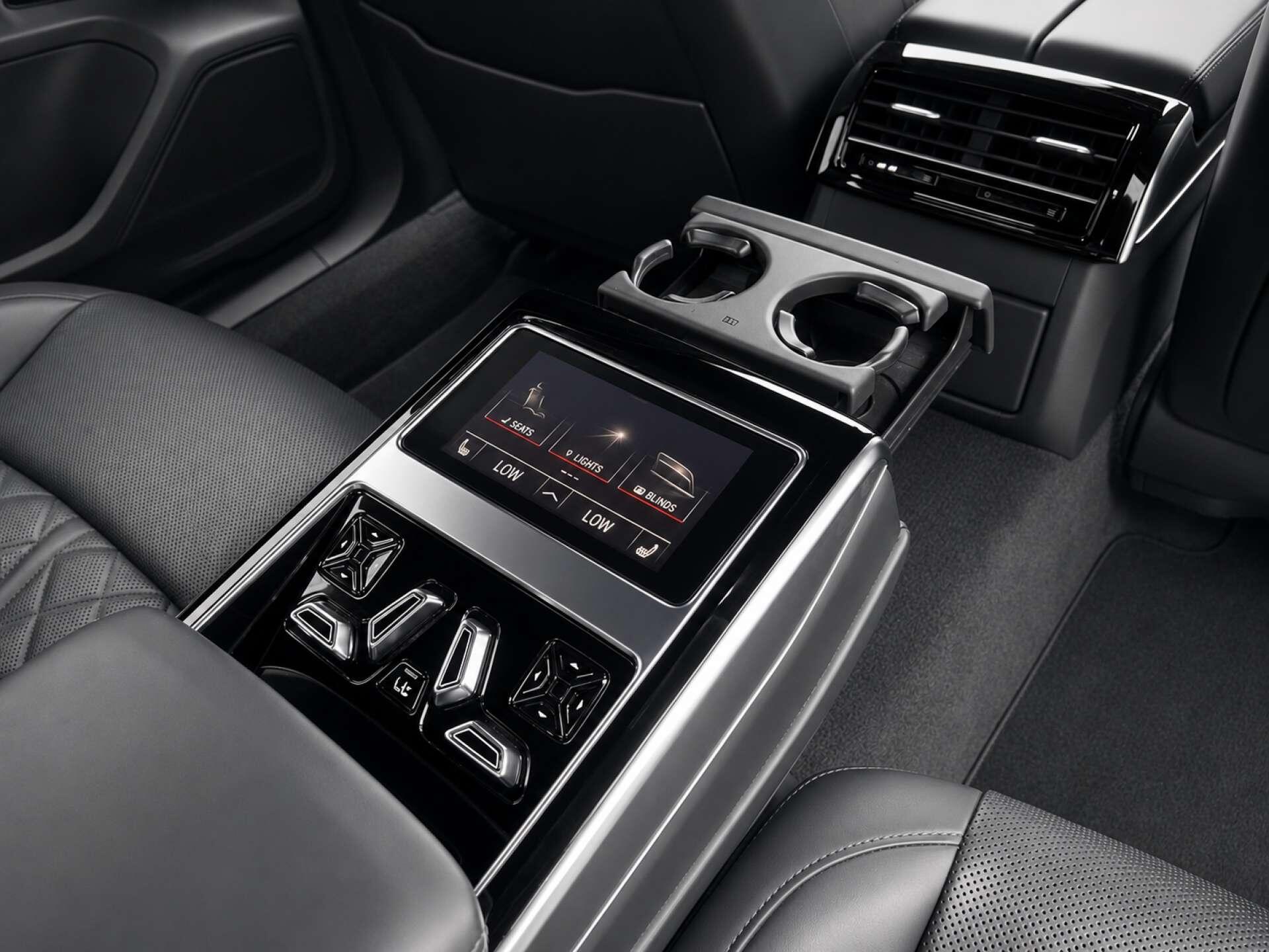 Audi A8 view 40