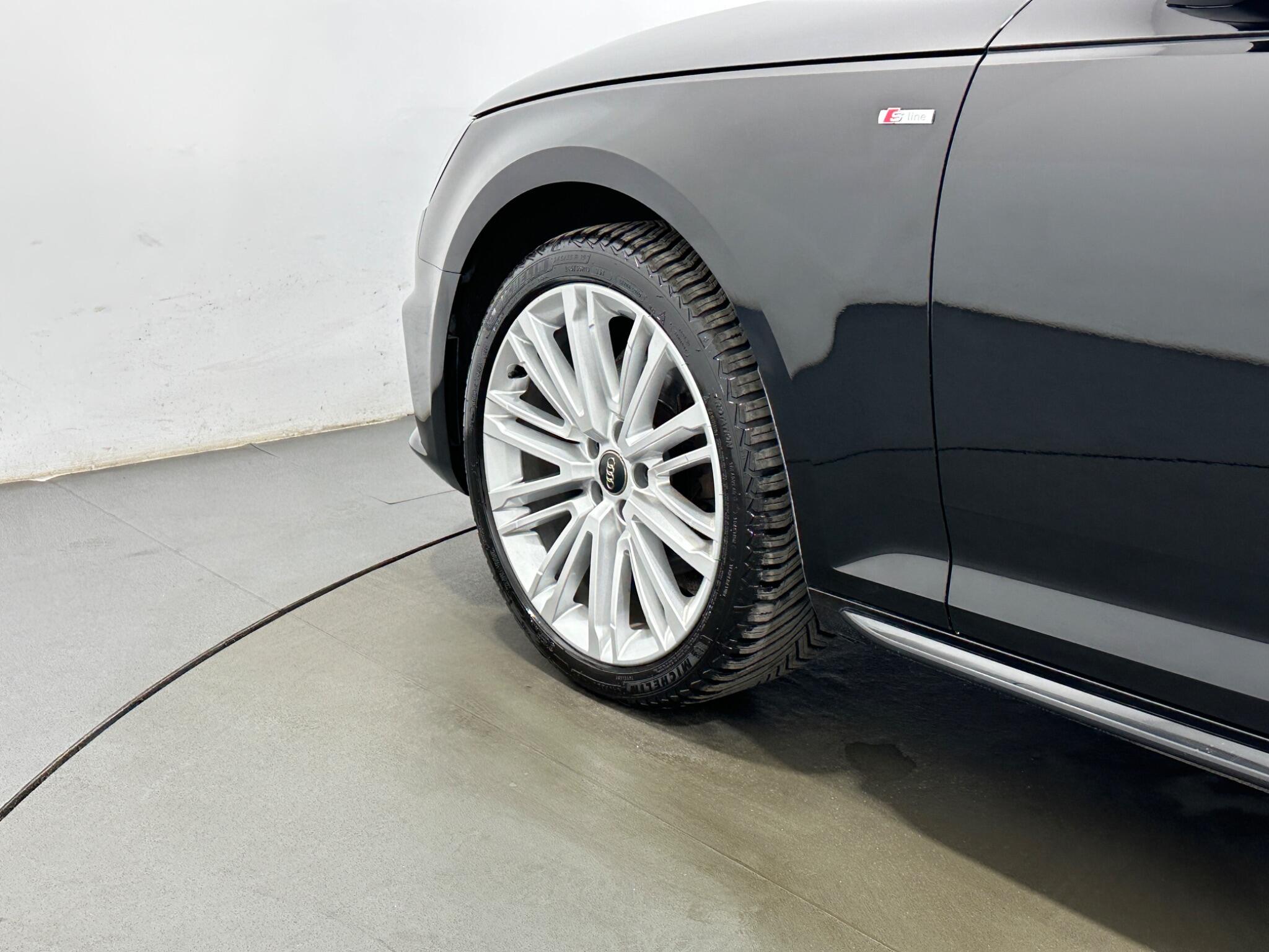 Audi A4 view 52