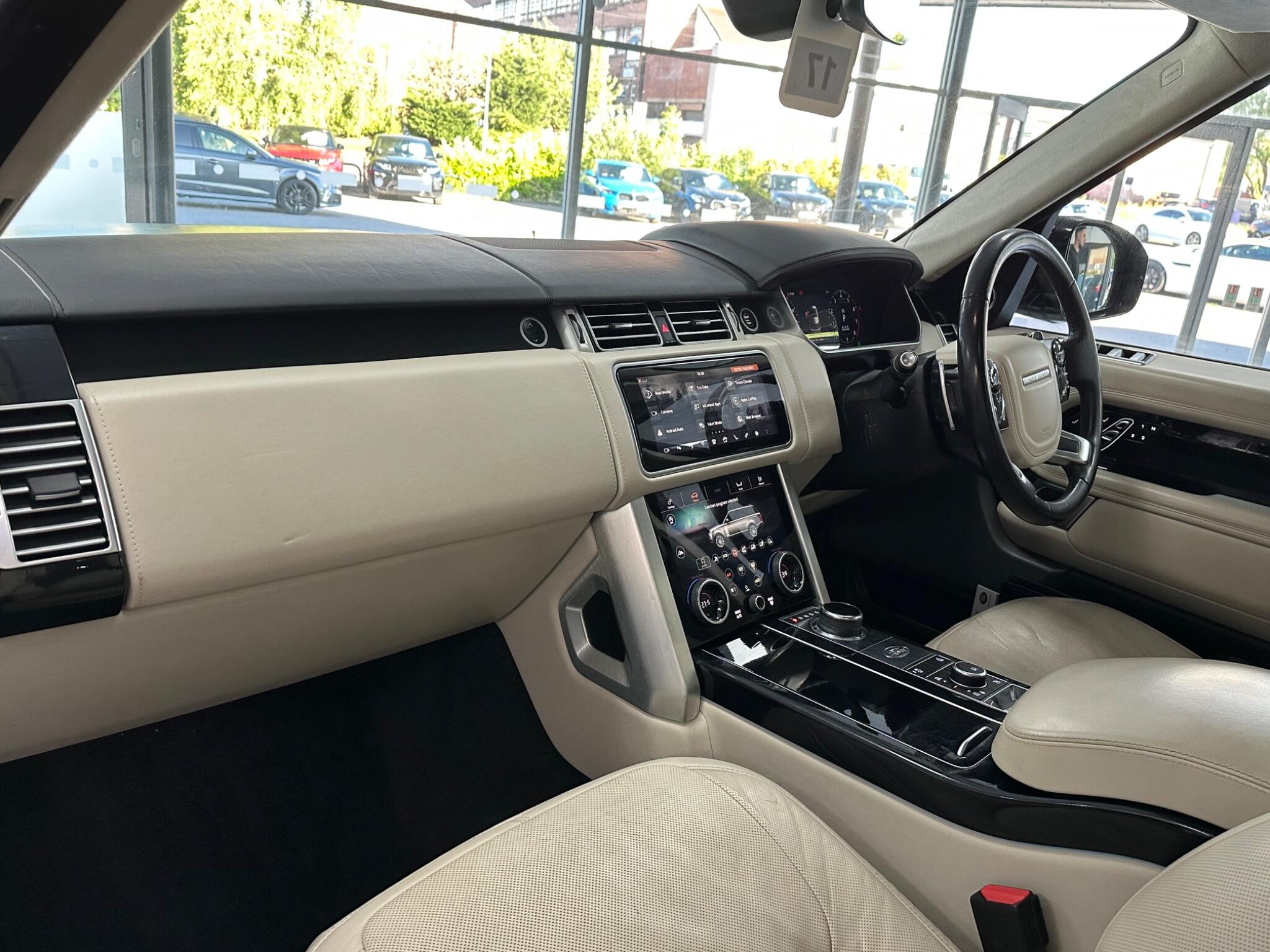 Land Rover Range Rover view 41