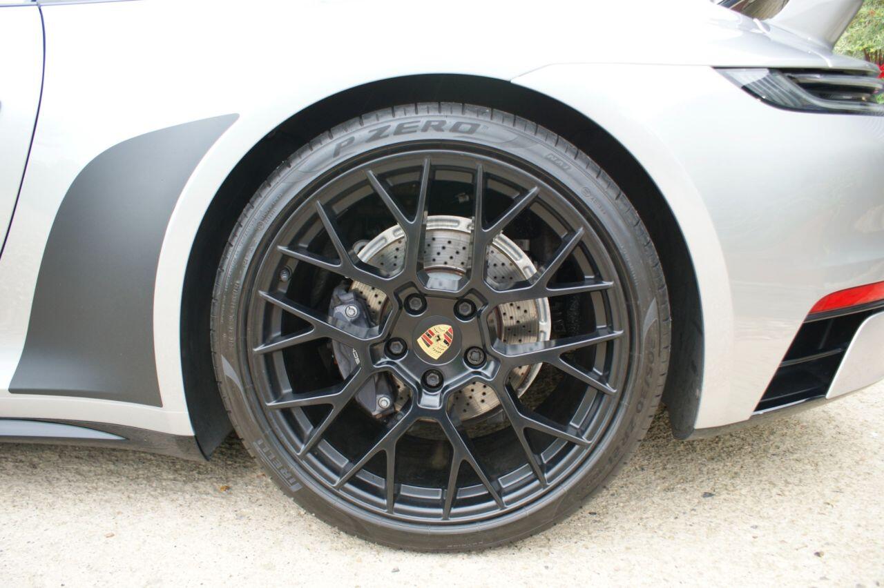 Porsche 911 view 36