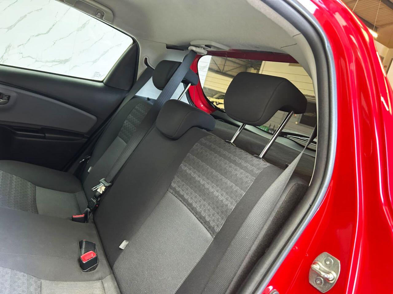 Toyota Yaris view 21