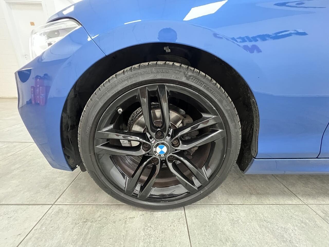 BMW 2 Series view 18