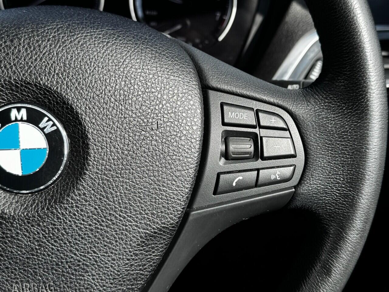 BMW 1 Series view 34