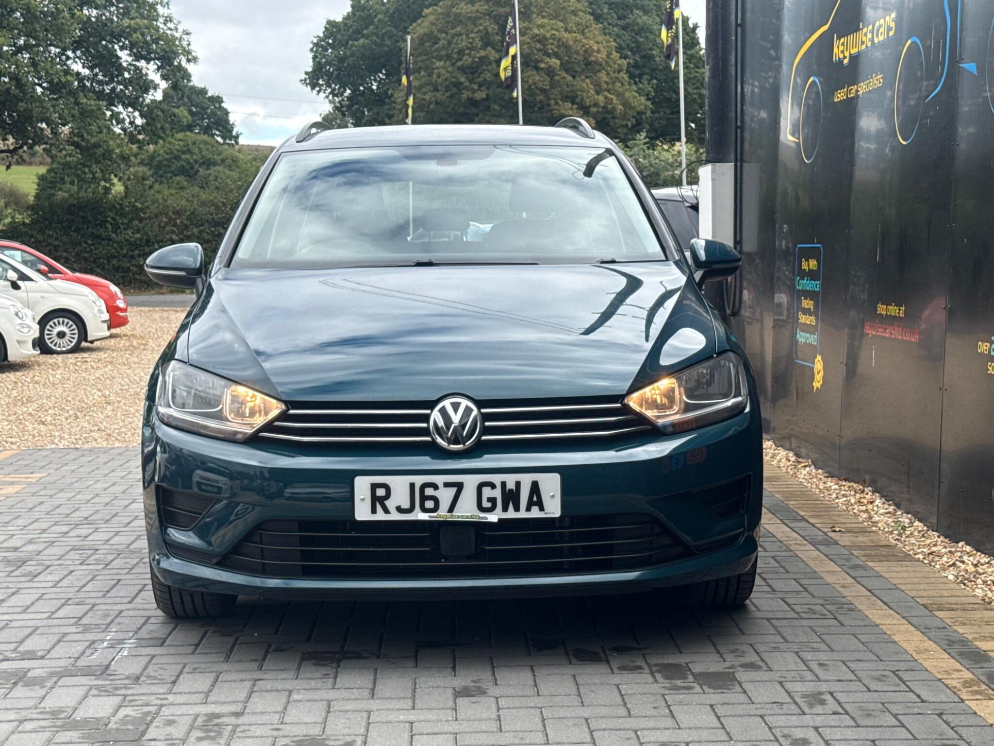 Volkswagen Golf Sportsvan view 8