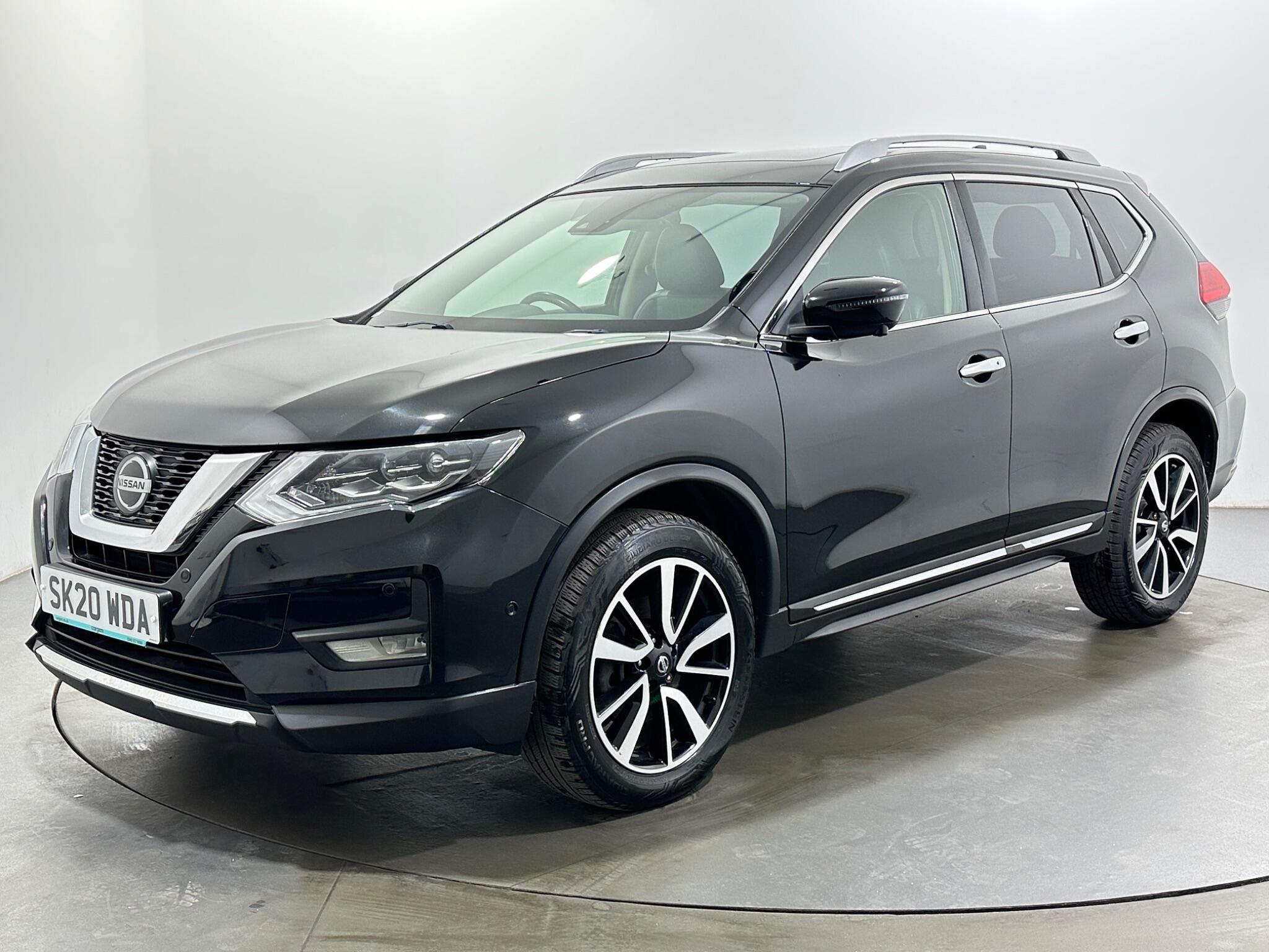 Nissan X-Trail view 4