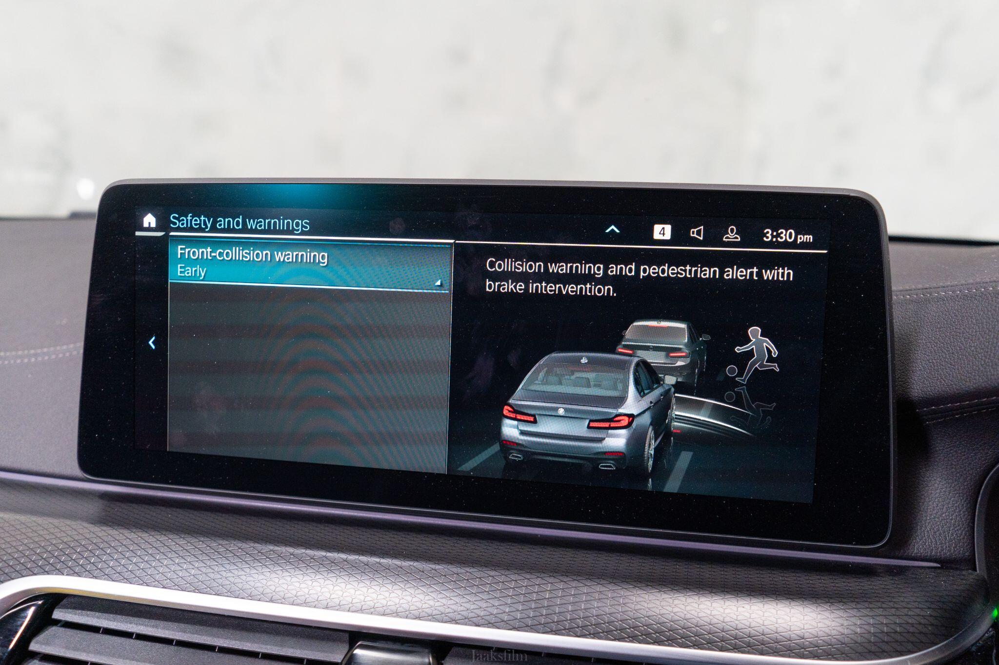 BMW 5 Series view 28