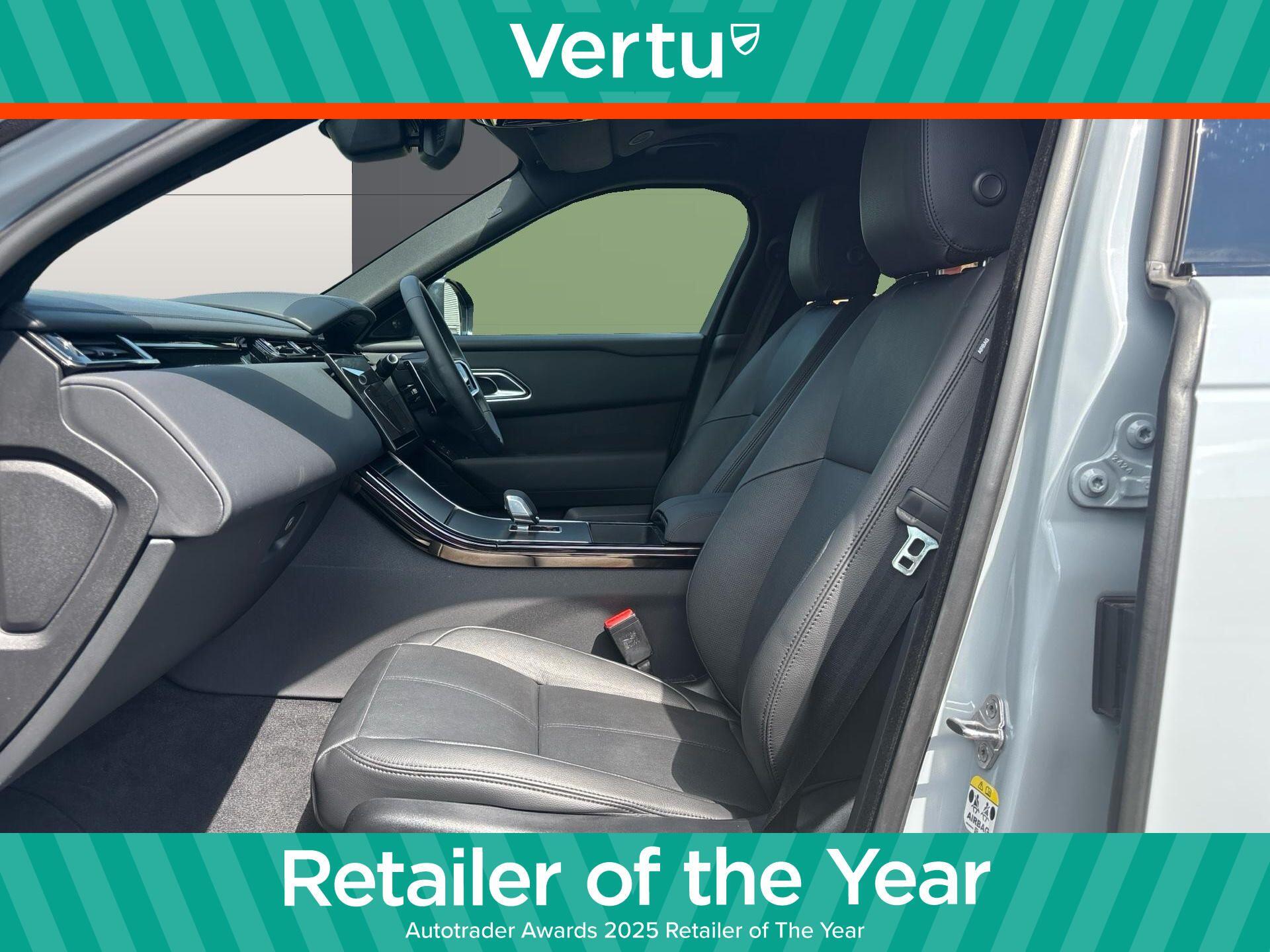Land Rover Range Rover Velar view 3