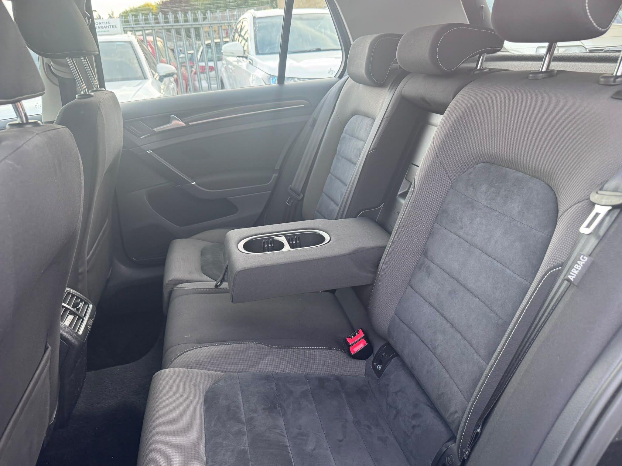 Volkswagen Golf view 19