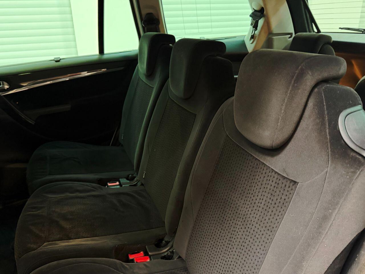 Citroen Grand C4 Picasso view 21