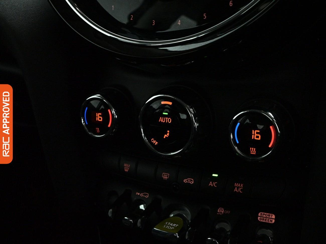 Mini Hatch view 18