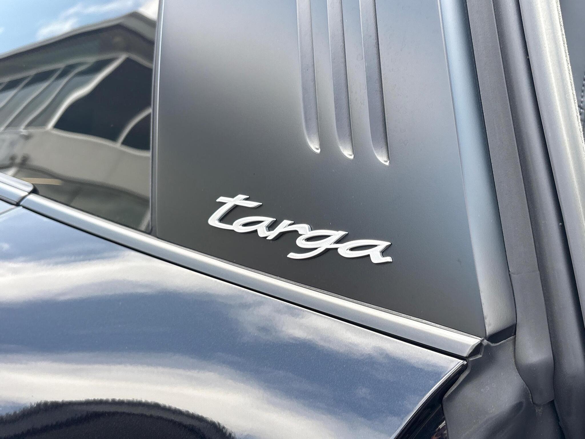 Porsche 911 view 41