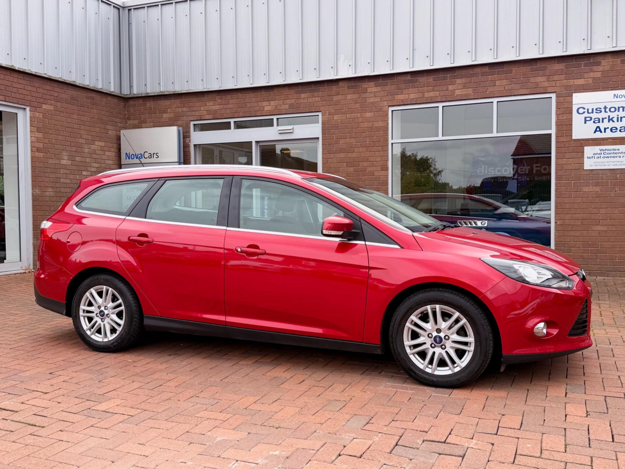 Ford Focus view 14