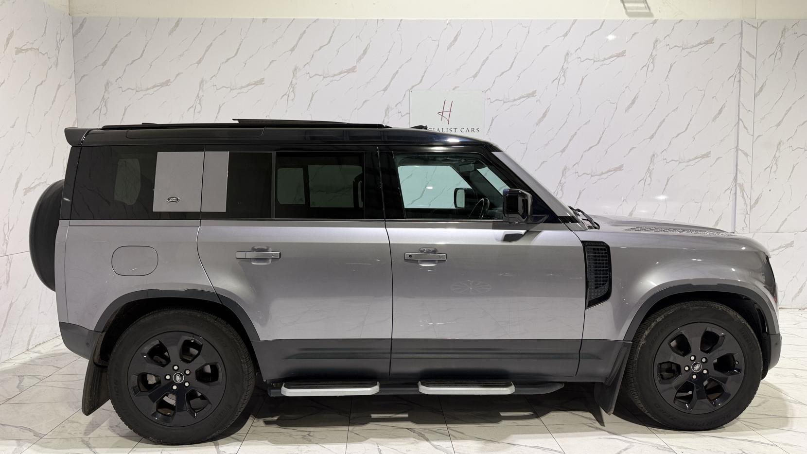 Land Rover Defender view 4