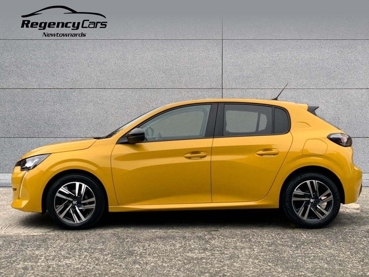 Peugeot 208 view 5