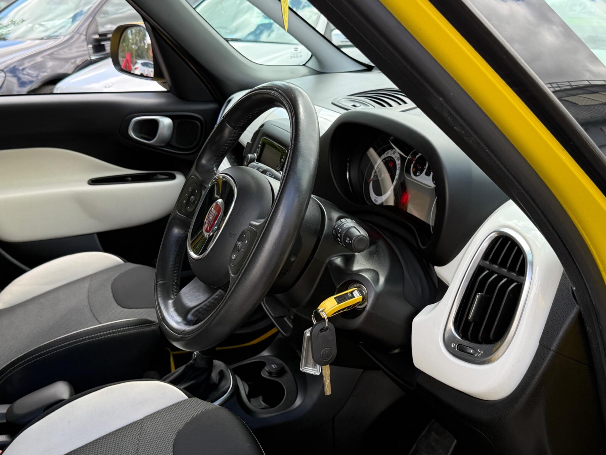 Fiat 500L - Image 34